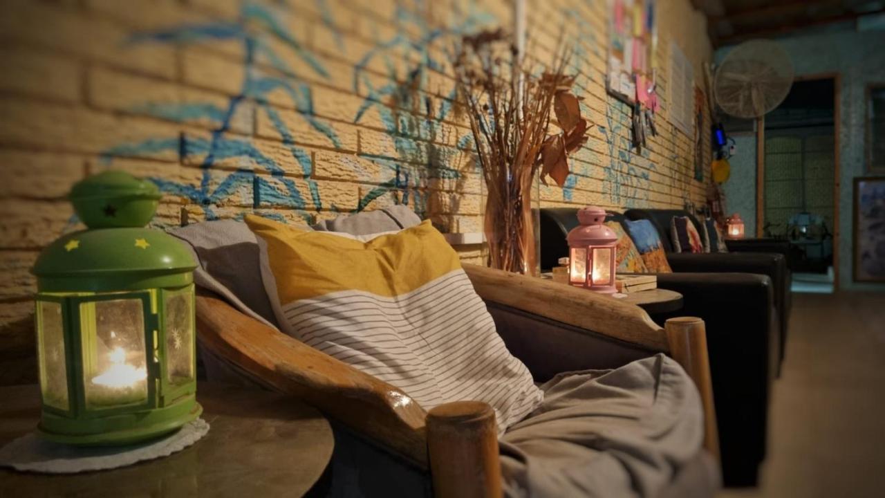 The Lowest Place On Earth B&B Neot HaKikar Bagian luar foto