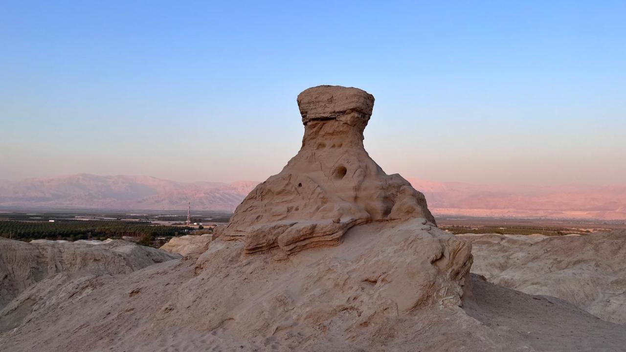 The Lowest Place On Earth B&B Neot HaKikar Bagian luar foto