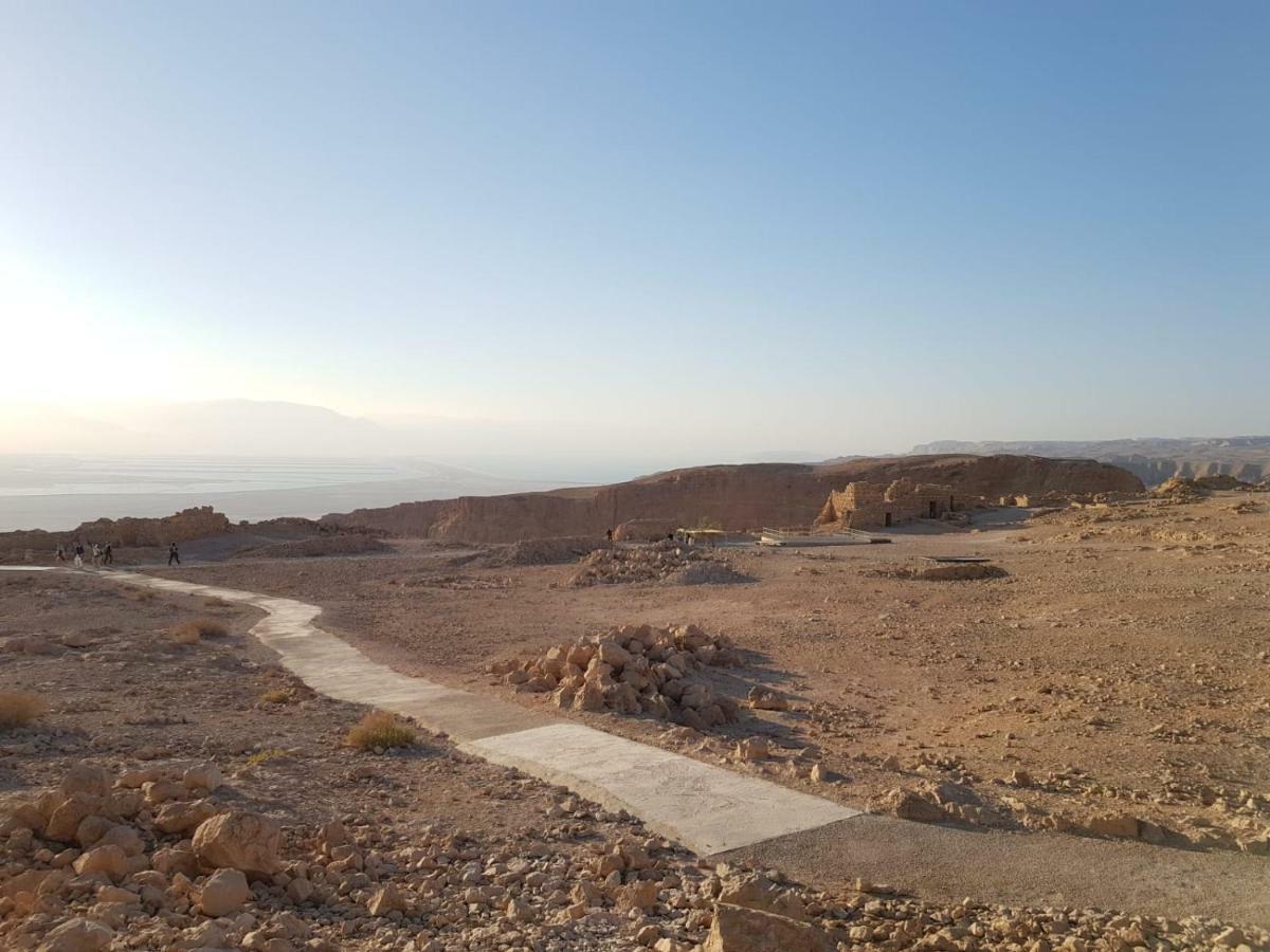 The Lowest Place On Earth B&B Neot HaKikar Bagian luar foto